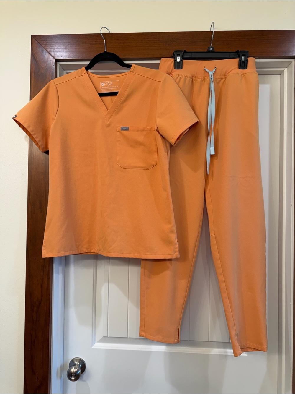 Figs Shaka Orange Set